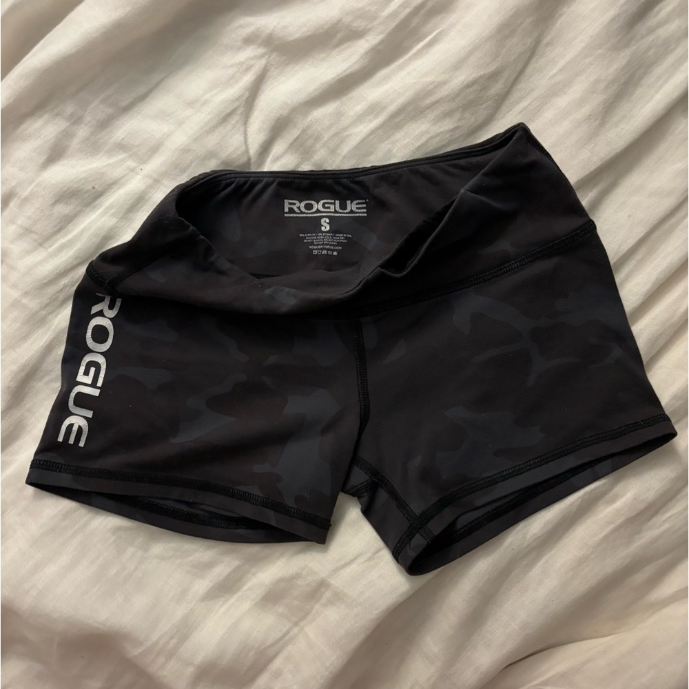 Women’s Rogue Camo Booty Shorts Small